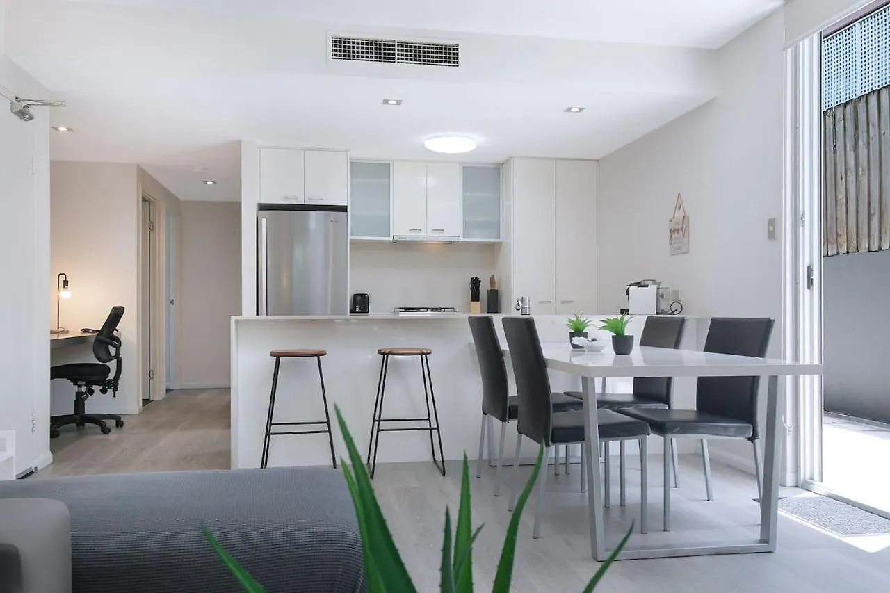 'Attiva' A Brisbane Gem With Pool And Private Patio Apartment